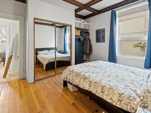 909 Mcmillan Avenue, Winnipeg, MB - Indoor Photo Showing Bedroom