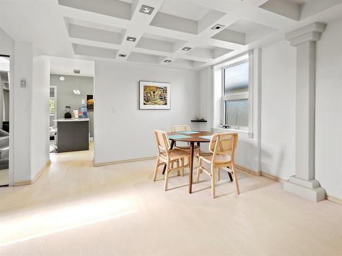 909 Mcmillan Avenue, Winnipeg, MB - Indoor Photo Showing Dining Room