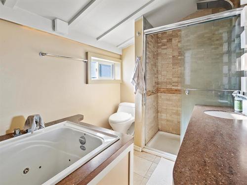 909 Mcmillan Avenue, Winnipeg, MB - Indoor Photo Showing Bathroom