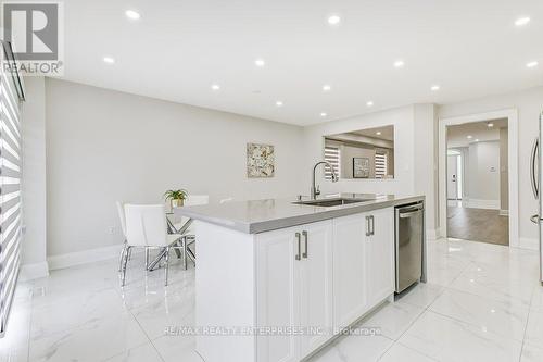 3857 Foxborough Trail, Mississauga (Lisgar), ON - Indoor Photo Showing Kitchen