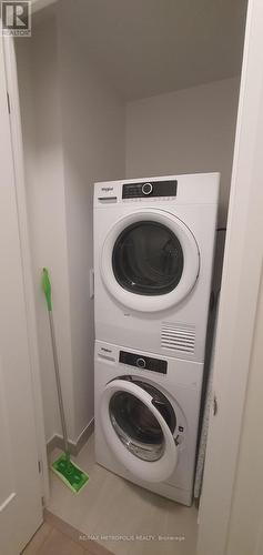 4001 - 8 Water Walk Drive, Markham (Unionville), ON - Indoor Photo Showing Laundry Room