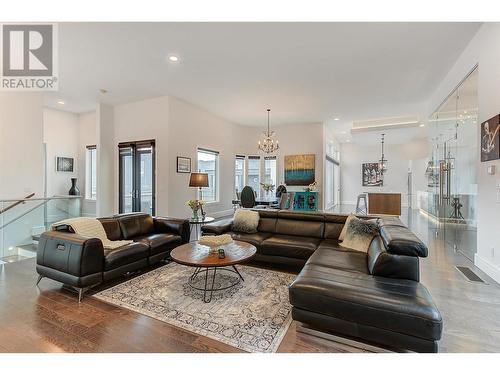 1677 Travertine Drive, Lake Country, BC - Indoor Photo Showing Living Room