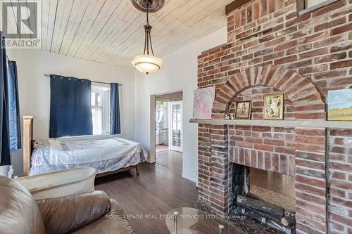 625 Beach Boulevard, Hamilton (Hamilton Beach), ON - Indoor With Fireplace