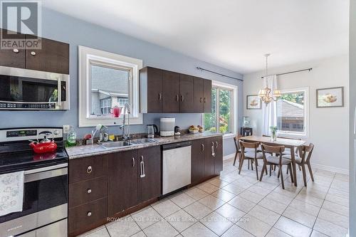 625 Beach Boulevard, Hamilton (Hamilton Beach), ON - Indoor Photo Showing Kitchen With Double Sink