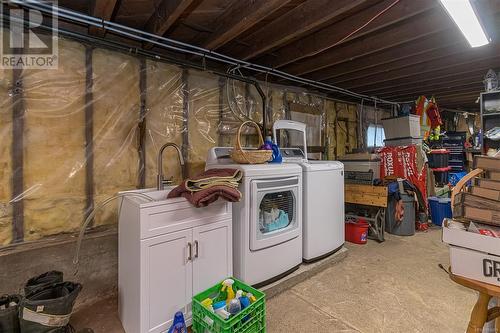 1781 Herd Rd, Duncan, BC - Indoor Photo Showing Laundry Room