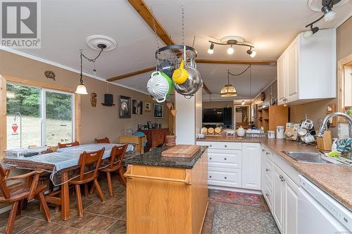 1781 Herd Rd, Duncan, BC - Indoor