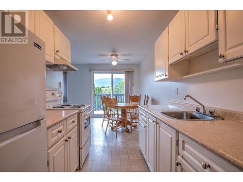 3505 38 Street Unit# 227, Vernon, BC - Indoor Photo Showing Kitchen