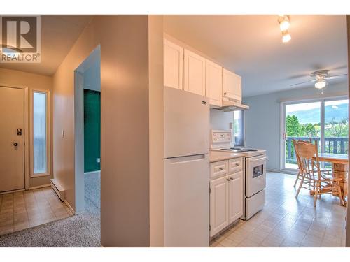 3505 38 Street Unit# 227, Vernon, BC - Indoor Photo Showing Kitchen