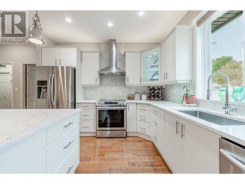 6609 Oxbow Crescent, Oliver, BC - Indoor Photo Showing Kitchen With Stainless Steel Kitchen With Upgraded Kitchen