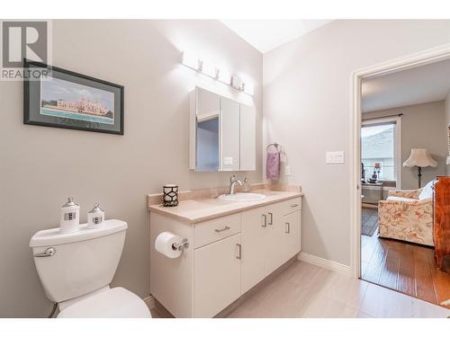 6609 Oxbow Crescent, Oliver, BC - Indoor Photo Showing Bathroom