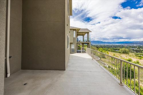 616 Denali Drive, Kelowna, BC - Outdoor With Exterior