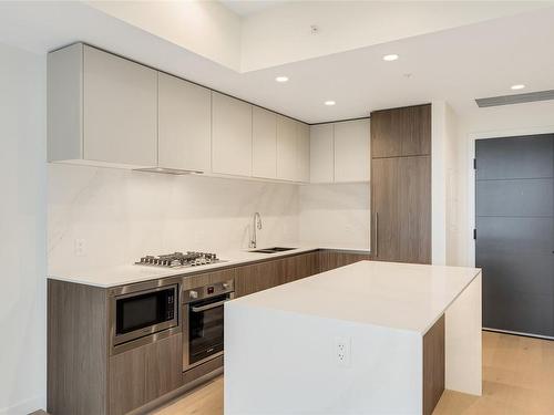 416-2000 Hannington Rd, Langford, BC - Indoor Photo Showing Kitchen With Upgraded Kitchen