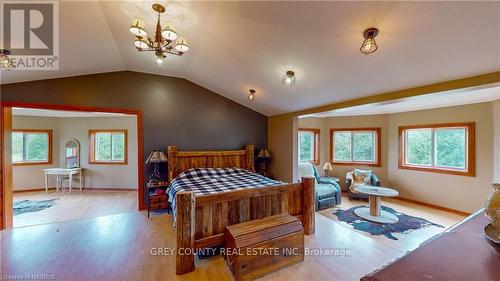 305771 South Line A Road, Grey Highlands, ON - Indoor Photo Showing Bedroom