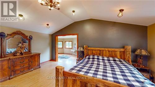 305771 South Line A Road, Grey Highlands, ON - Indoor Photo Showing Bedroom