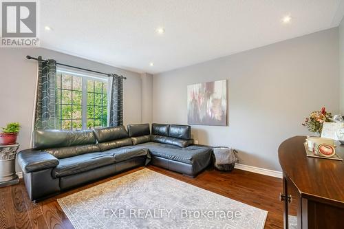 84 Tianalee Crescent, Brampton, ON - Indoor Photo Showing Living Room