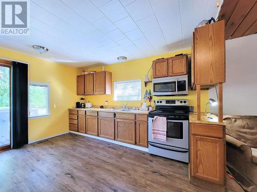 2435 E 16 Highway, Mcbride, BC - Indoor Photo Showing Kitchen With Double Sink