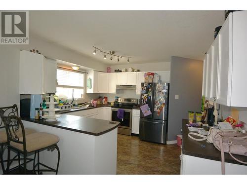 4222 Mountainview Crescent, Smithers, BC - Indoor Photo Showing Kitchen