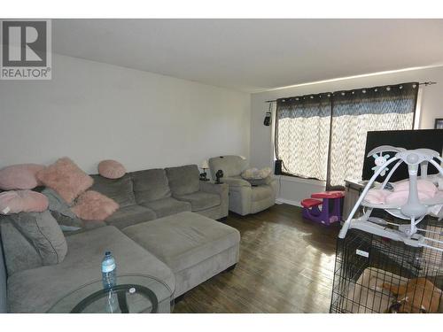 4222 Mountainview Crescent, Smithers, BC - Indoor Photo Showing Living Room