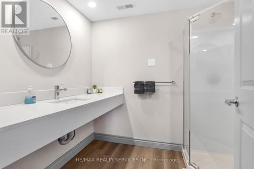 2069 - 90 Highland Drive, Oro-Medonte (Shanty Bay), ON - Indoor Photo Showing Bathroom