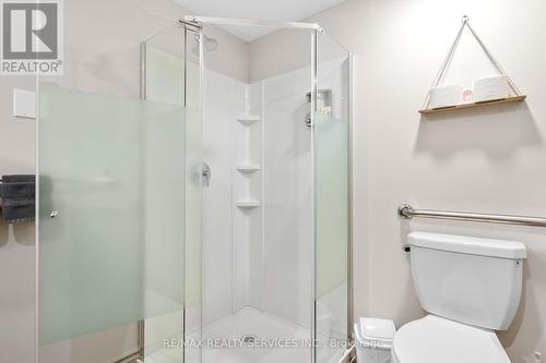 2069 - 90 Highland Drive, Oro-Medonte (Shanty Bay), ON - Indoor Photo Showing Bathroom