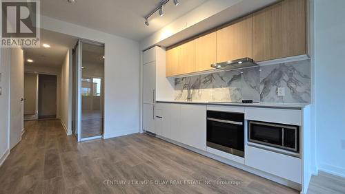 236 - 1100 Sheppard Avenue W, Toronto (York University Heights), ON - Indoor Photo Showing Kitchen