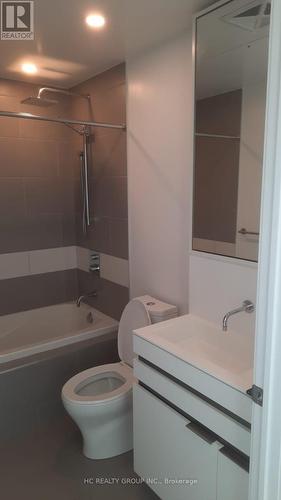 4601 - 197 Yonge St, Toronto, ON - Indoor Photo Showing Bathroom