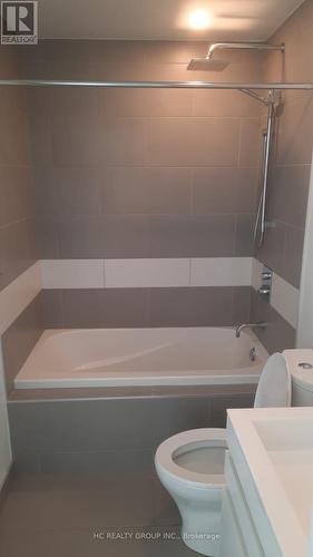 4601 - 197 Yonge St, Toronto, ON - Indoor Photo Showing Bathroom