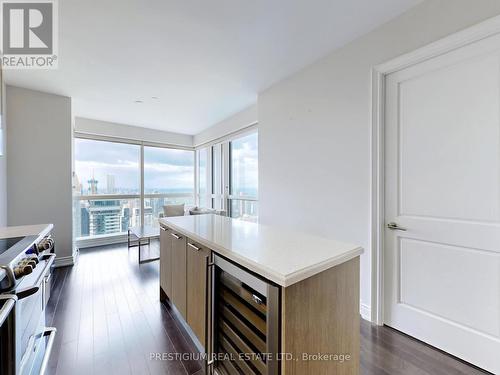 6901 - 388 Yonge Street, Toronto (Bay Street Corridor), ON - Indoor Photo Showing Kitchen