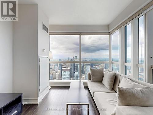 6901 - 388 Yonge Street, Toronto (Bay Street Corridor), ON - Indoor Photo Showing Living Room