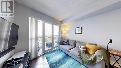 3411 - 125 Village Green Square, Toronto (Agincourt South-Malvern West), ON - Indoor Photo Showing Living Room