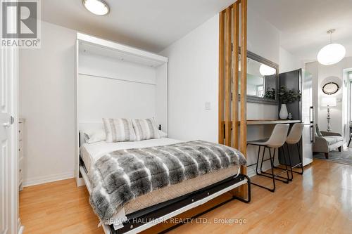 409 - 12 Yonge Street, Toronto (Waterfront Communities), ON - Indoor Photo Showing Bedroom