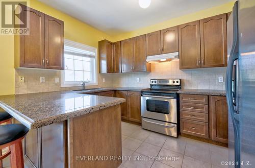 12 Ferretti Street, Vaughan (Patterson), ON - Indoor Photo Showing Kitchen