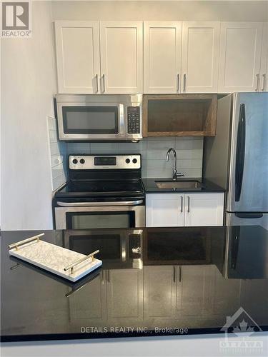 2105 - 179 George Street, Ottawa, ON - Indoor Photo Showing Kitchen With Stainless Steel Kitchen With Upgraded Kitchen