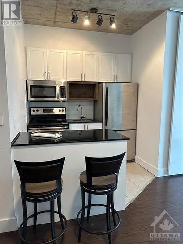 179 George Street Unit#2105, Ottawa, ON - Indoor Photo Showing Kitchen