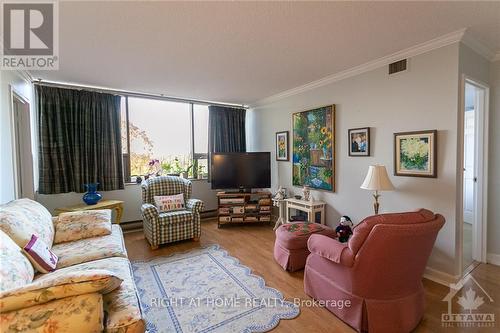 305 - 2019 Carling Avenue, Ottawa, ON - Indoor Photo Showing Living Room