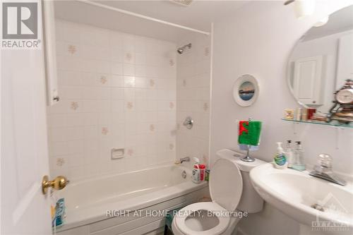 305 - 2019 Carling Avenue, Ottawa, ON - Indoor Photo Showing Bathroom