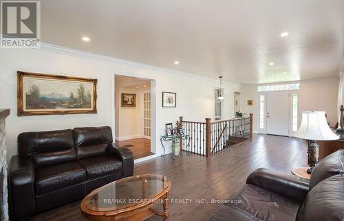 5101 Jones Baseline Road, Guelph/Eramosa, ON - Indoor Photo Showing Living Room