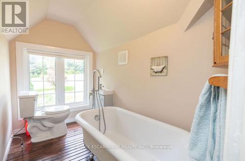 5101 Jones Baseline Road, Guelph/Eramosa, ON - Indoor Photo Showing Bathroom