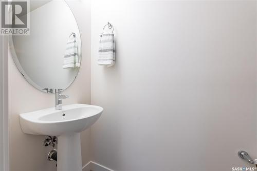 2070 Stilling Lane, Saskatoon, SK - Indoor Photo Showing Bathroom