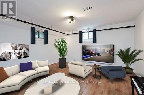 22 Sedgewick Crescent, Toronto (Ionview), ON - Indoor Photo Showing Living Room