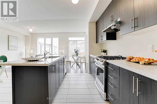 58 Erintol Way, Markham (Cedarwood), ON - Indoor Photo Showing Kitchen With Upgraded Kitchen