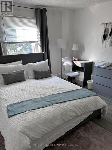 3223 Dundas Street W, Toronto (Junction Area), ON - Indoor Photo Showing Bedroom