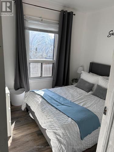 3223 Dundas Street W, Toronto (Junction Area), ON - Indoor Photo Showing Bedroom