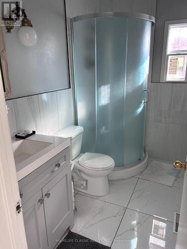 3223 Dundas Street W, Toronto (Junction Area), ON - Indoor Photo Showing Bathroom