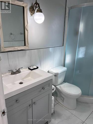 3223 Dundas Street W, Toronto (Junction Area), ON - Indoor Photo Showing Bathroom