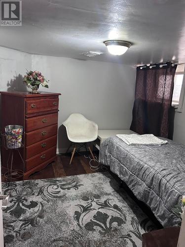 3223 Dundas Street W, Toronto (Junction Area), ON - Indoor Photo Showing Bedroom