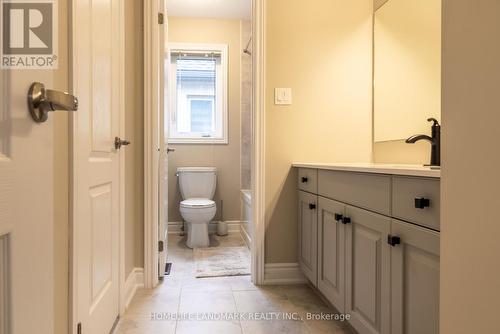 8 Venture Way, Thorold, ON - Indoor Photo Showing Bathroom