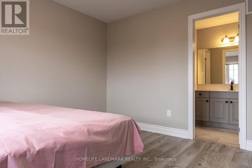 8 Venture Way, Thorold, ON - Indoor Photo Showing Bedroom