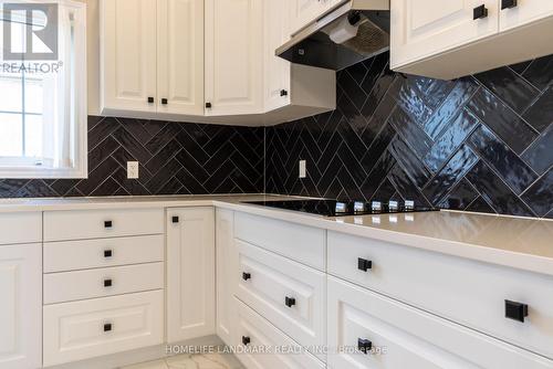 8 Venture Way, Thorold, ON - Indoor Photo Showing Kitchen