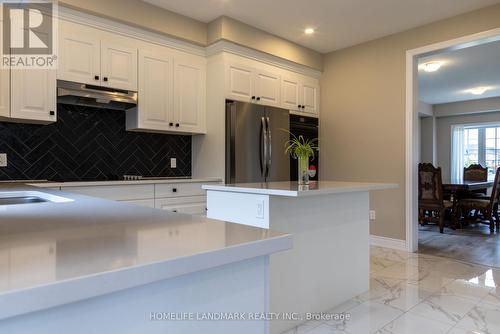 8 Venture Way, Thorold, ON - Indoor Photo Showing Kitchen